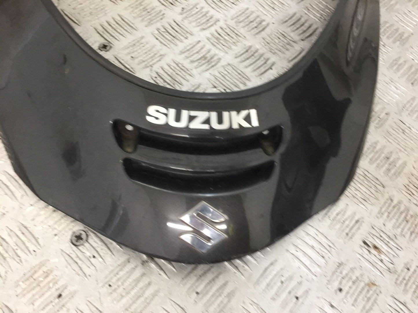 SUZUKI AN 250 BURGMAN SCREEN INFILL PANEL  YEAR 1999  (STOCK 881)