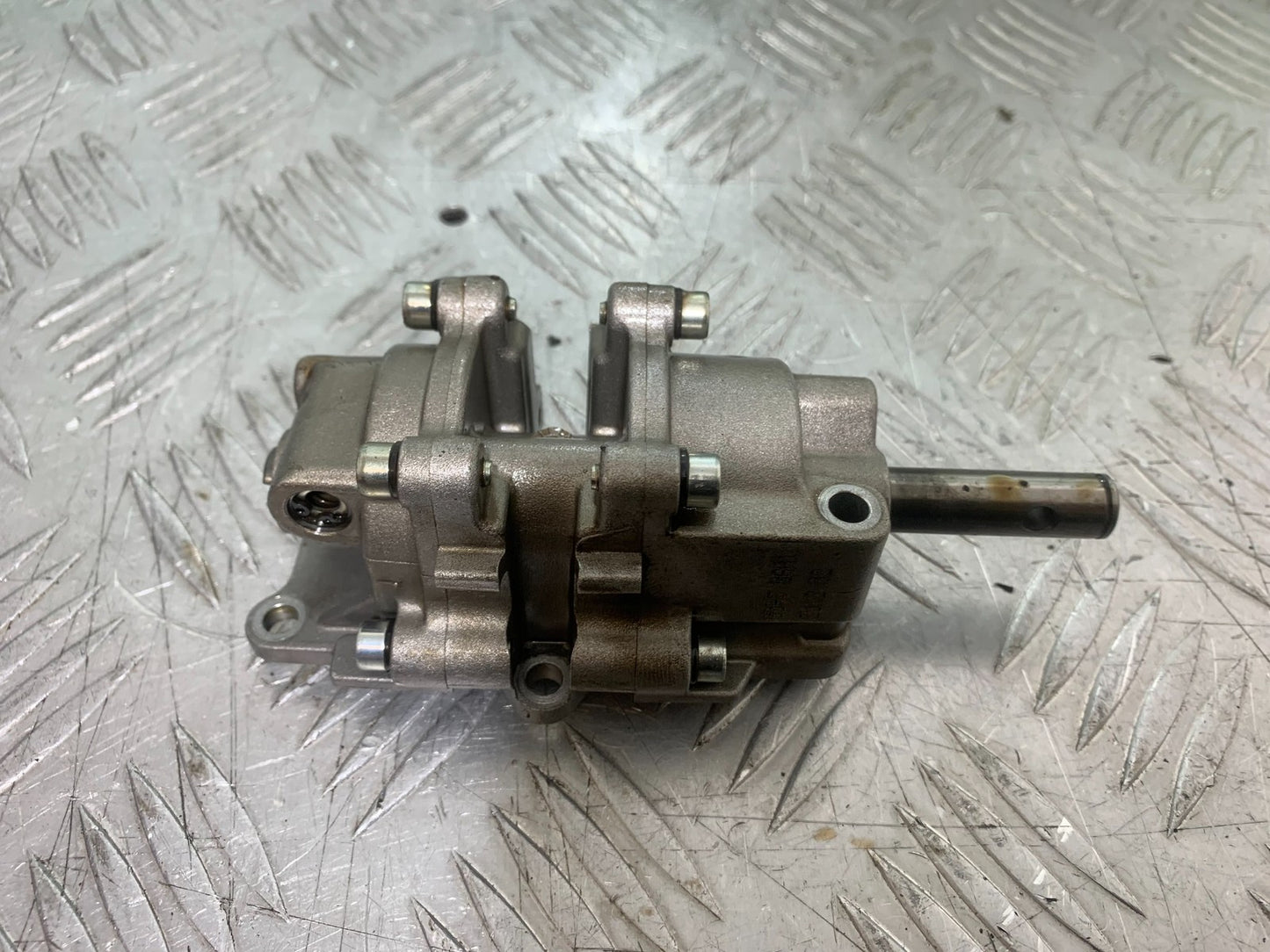 APRILIA TUONO 1000 V4 OIL PUMP YEAR 2013-2014  (CMB1239)
