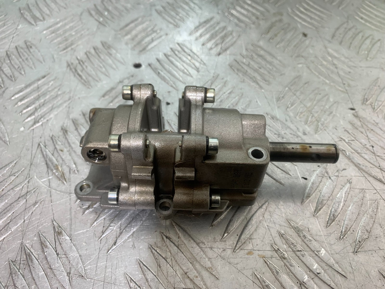 APRILIA TUONO 1000 V4 OIL PUMP YEAR 2013-2014  (CMB1239)