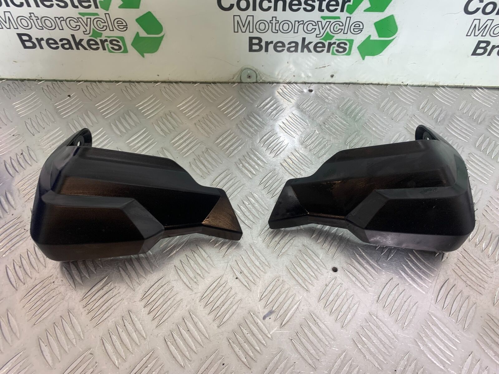TRIUMPH TIGER 800 HAND GUARDS YEAR 2011-2014 (CMB1113)
