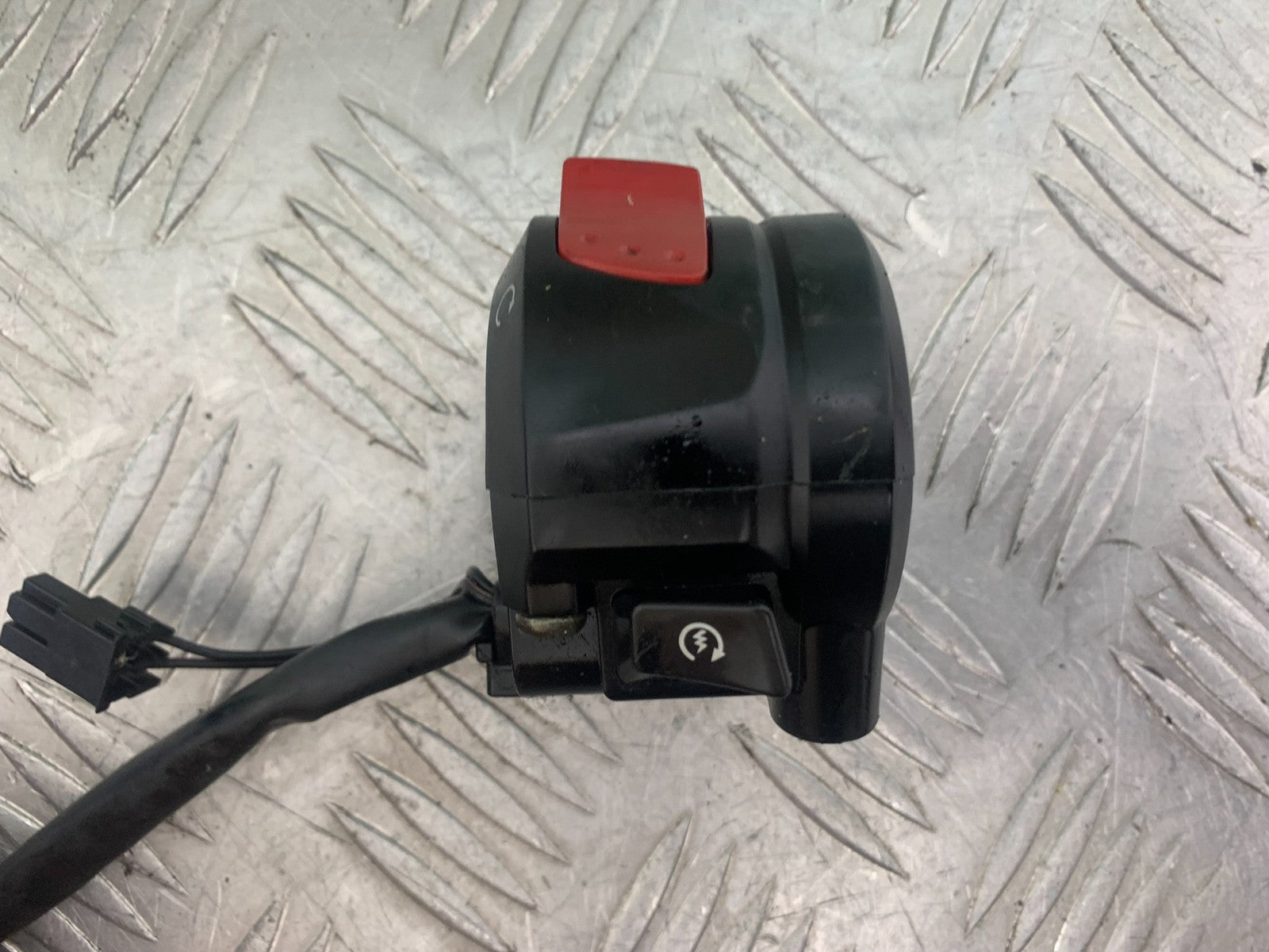SUZUKI GSR600 GSR 600 RIGHT SWITCH GEAR   2006-2010 (CMB1177)