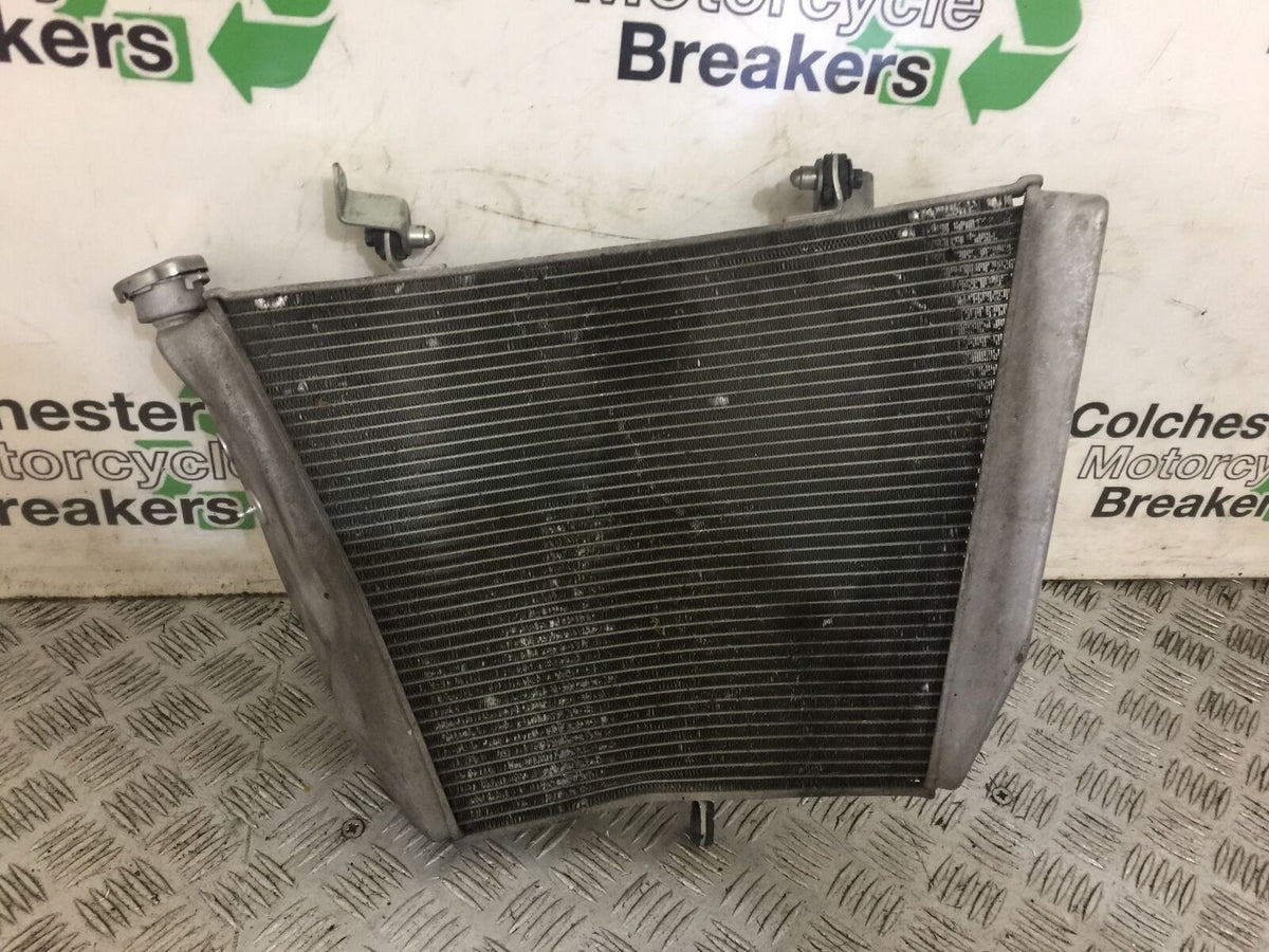 SUZUKI GSXR 750 L1-L5 RADIATOR  YEAR 2012-2016 (STOCK 698)