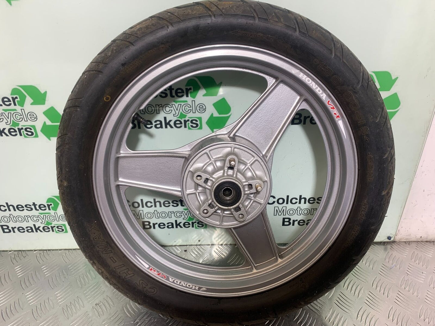 HONDA VFR400 VFR 400 NC21 REAR WHEEL YEAR 1986-87 (CMB1043)