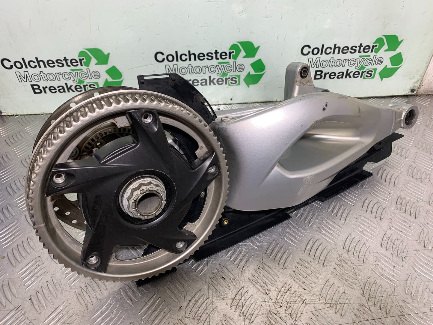 BMW F800 GT SWINGARM DISC HUB   YEAR 2013-2017 (CMB1248)