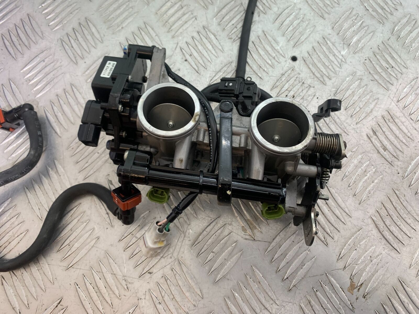 KAWASAKI Z650 ER650 KNFAN THROTTLE BODIES  YEAR 2022-2024 (CMB1112)