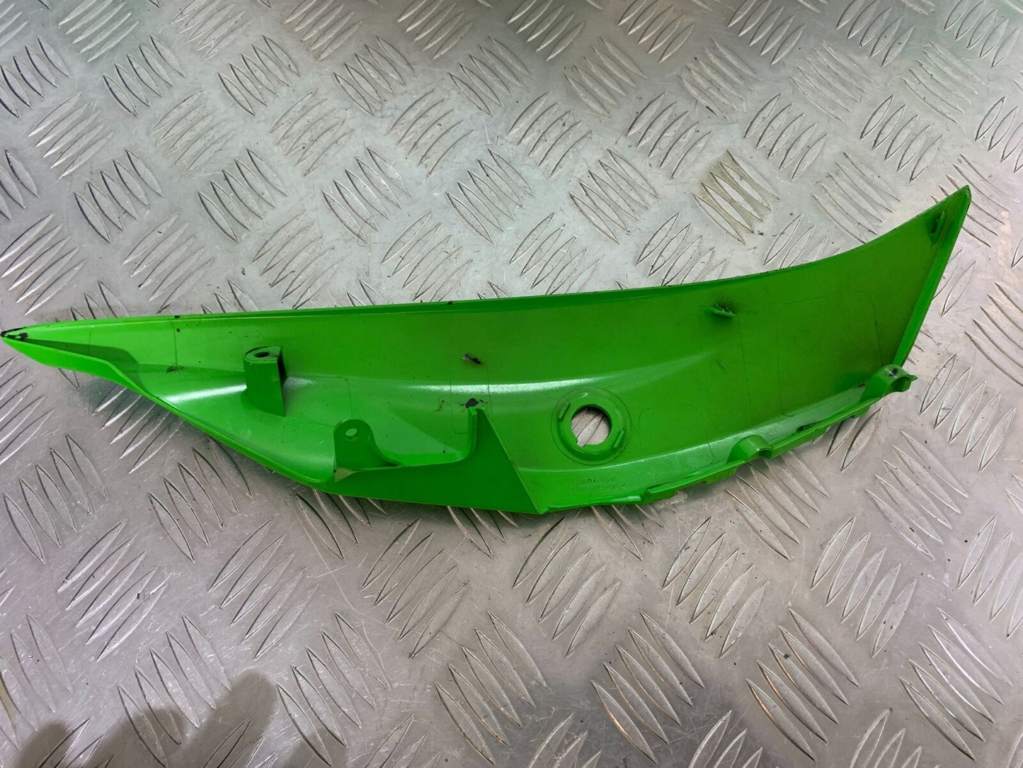 KAWASAKI ZX10R ZX 10R RIGHT SEAT PANEL YEAR 2016-2020 (CMB1015)