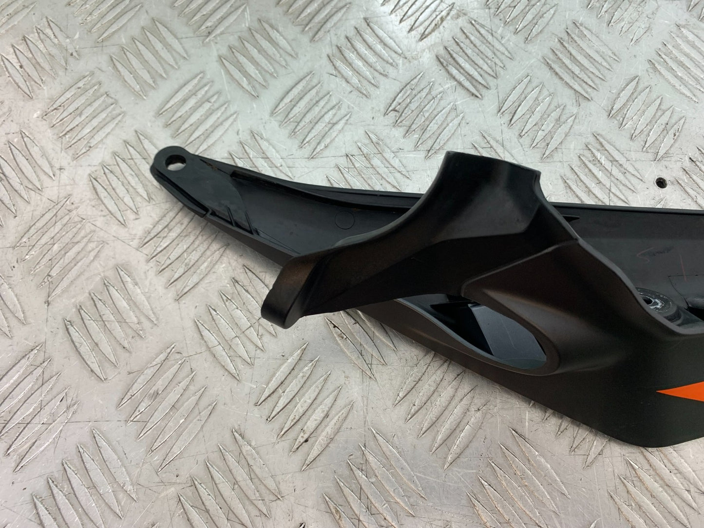 KTM DUKE 125 LEFT SEAT PANEL YEAR 2017-2022 (CMB1274)