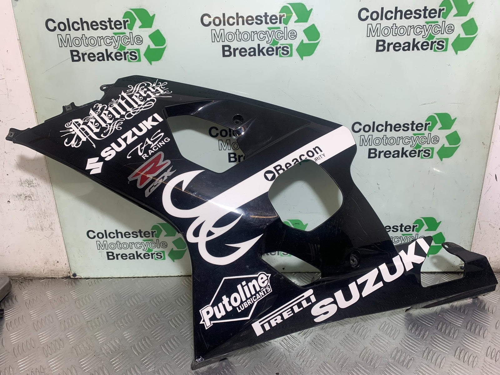 SUZUKI GSXR750 GSXR 750 K4 K5 LEFT FAIRING  2004-2005 (CMB1319)