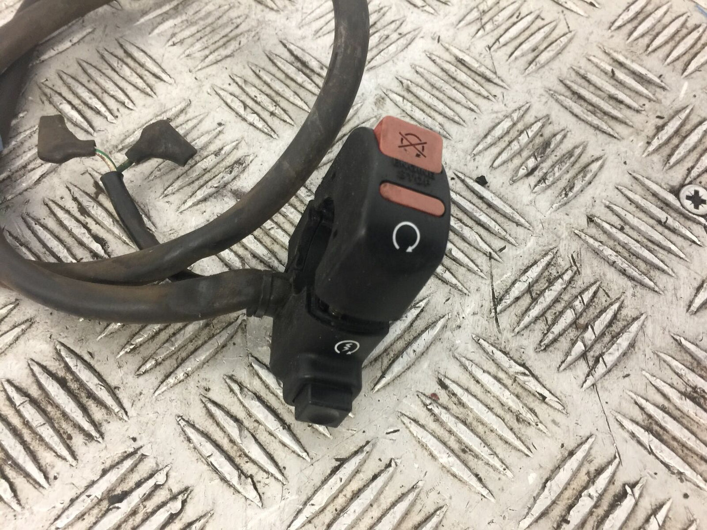 HONDA XL1000 VARADERO RIGHT SWITCH GEAR  YEAR 2002 (STOCK 595)