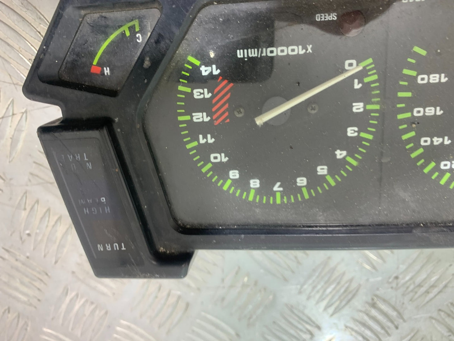 KAWASAKI GPX 750 GPX 750 CLOCSK YEAR 1990