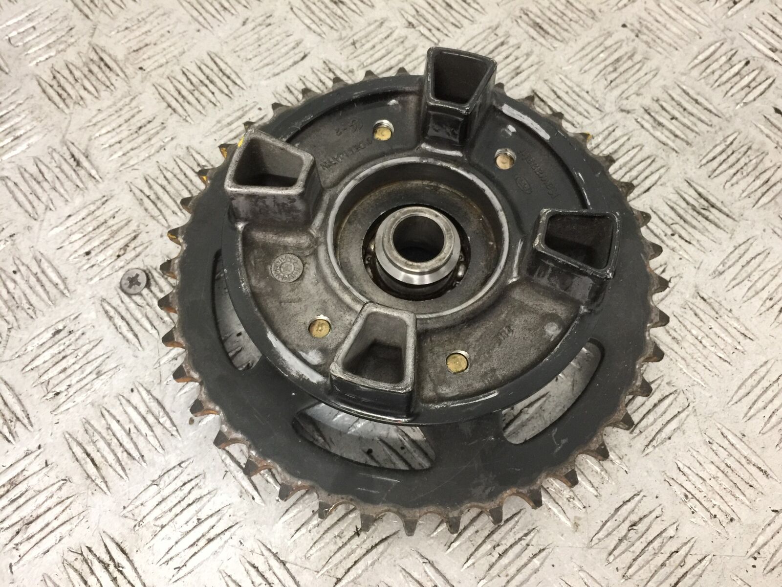 KAWASAKI ZX9R ZX9 C REAR SPROCKET CARRIER   YEAR 1998-99 (STOCK 903)