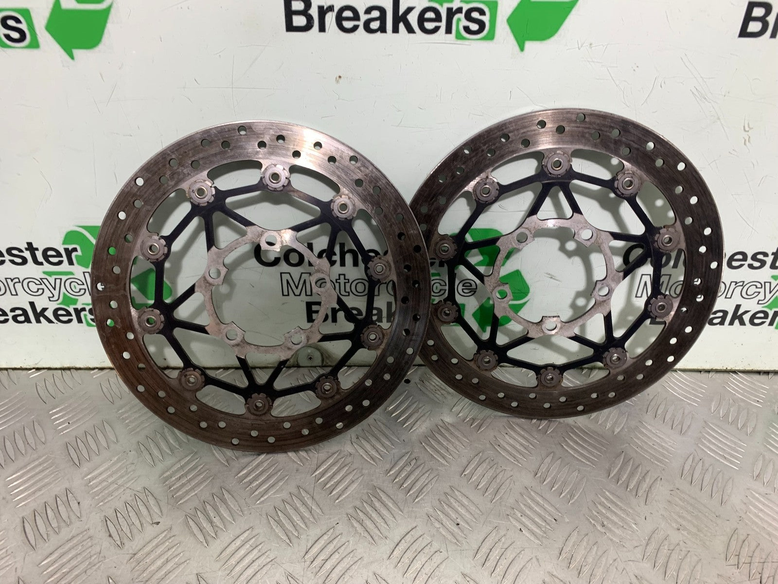 TRIUMPH 675 STREET TRIPLE RX FRONT BRAKE DISCS 2015- 2017 (CMB1299)