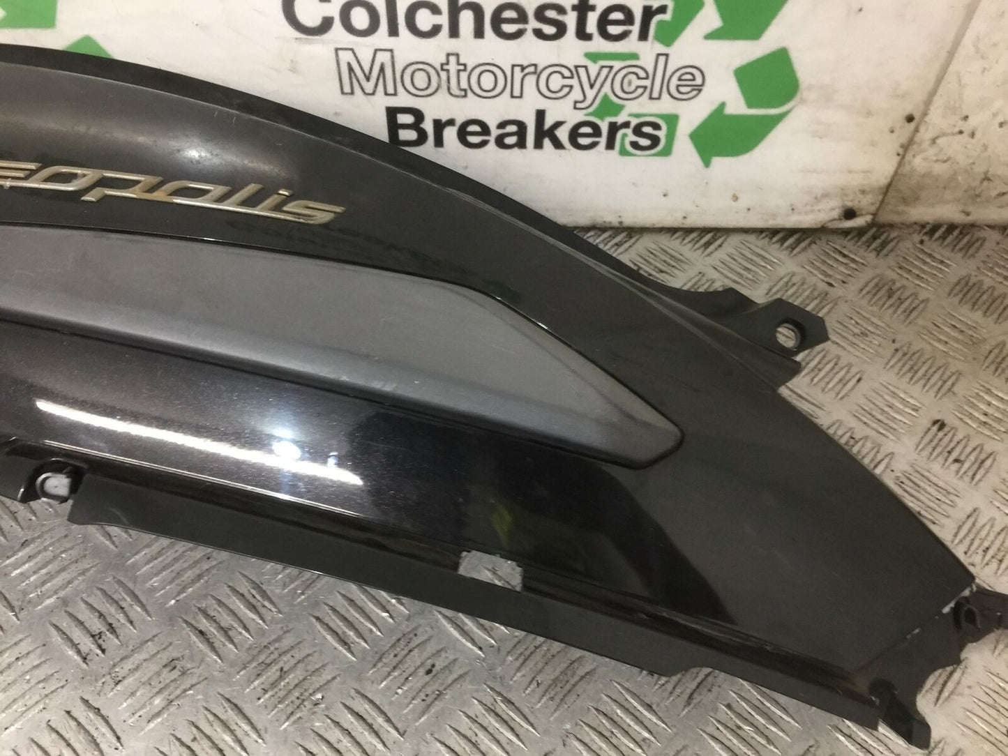 PEUGEOT GEOPOLIS 125 LEFT SEAT PANEL  YEAR 2011  (STOCK 887)