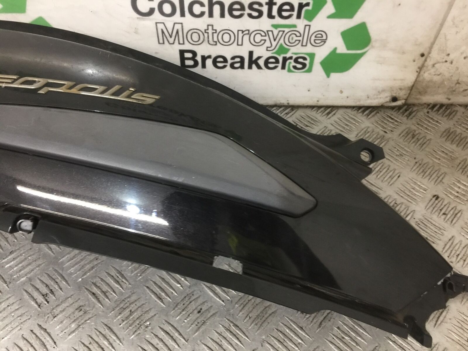 PEUGEOT GEOPOLIS 125 LEFT SEAT PANEL  YEAR 2011  (STOCK 887)