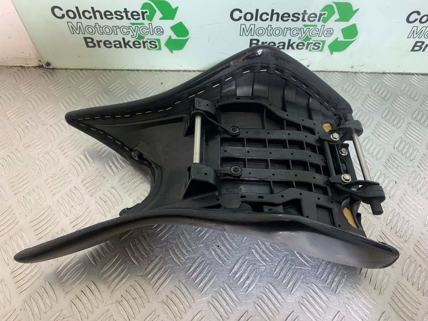 TRIUMPH TIGER 800 FRONT SEAT  YEAR 2011-2014 (CMB1113)