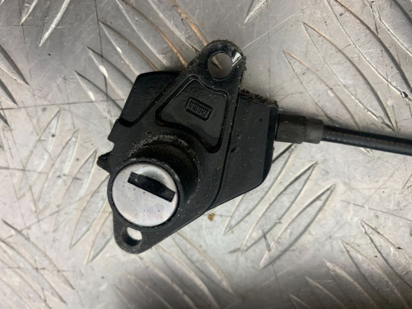 TRIUMPH 675 STREET TRIPLE R LOCKSET AND KEYS   YEAR 2013 - 2016 (CMB1221)
