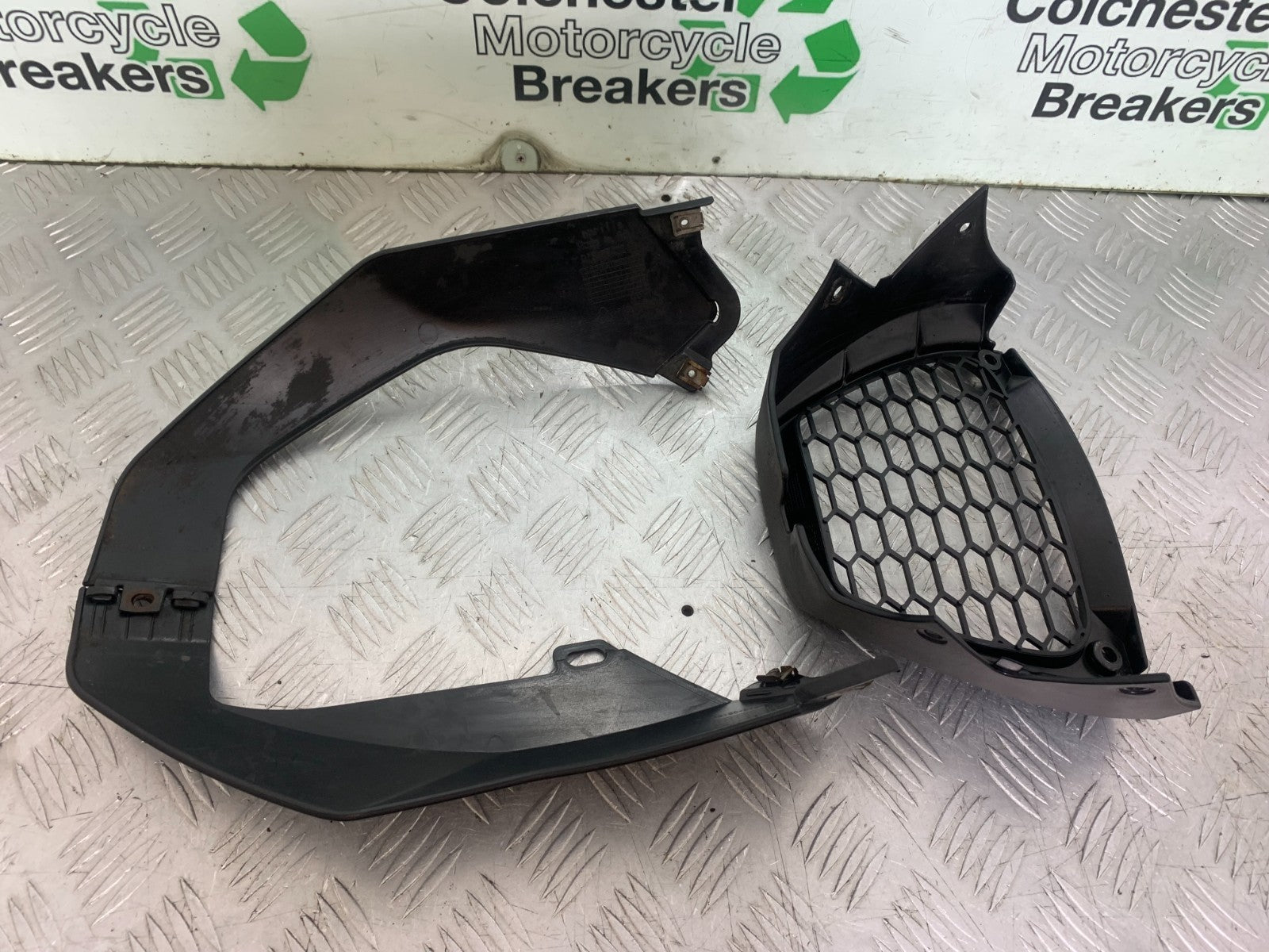 APRILIA TUONO 1000 V4R BELLYPAN YEAR 2011-13  (CMB1331)
