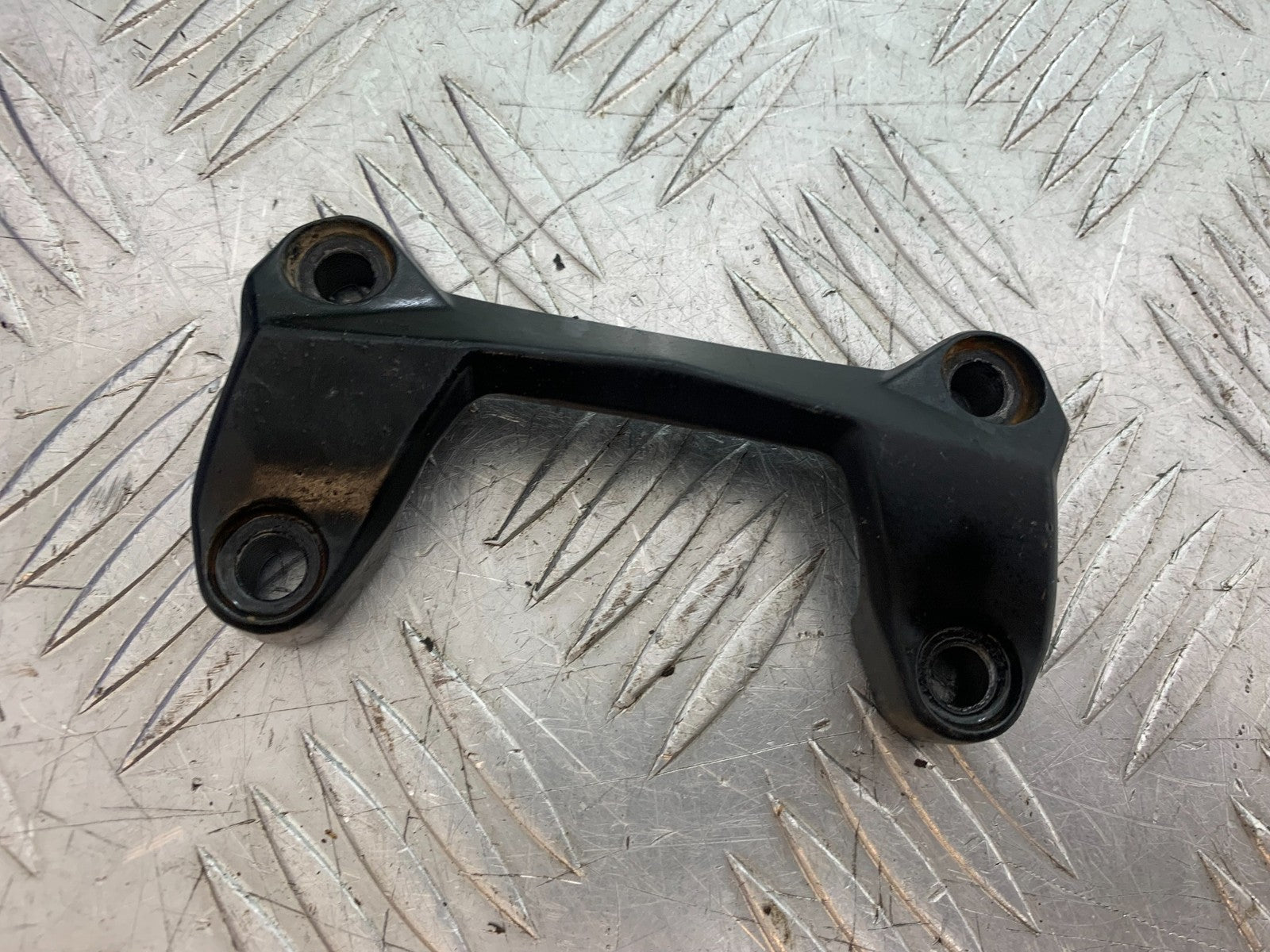KTM DUKE 125 HANDLEBAR CLAMP   YEAR 2017-2022 (CMB1274)