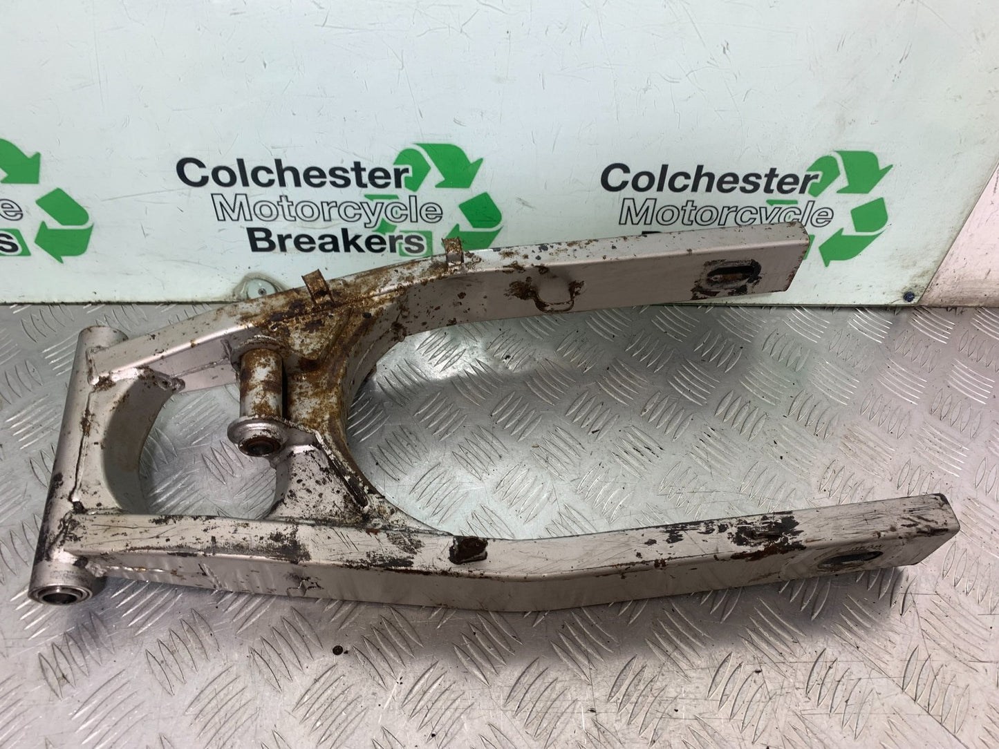 SUZUKI GSF600 GSF 600 BANDIT SWINGARM  2000-2004 (CMB1269)