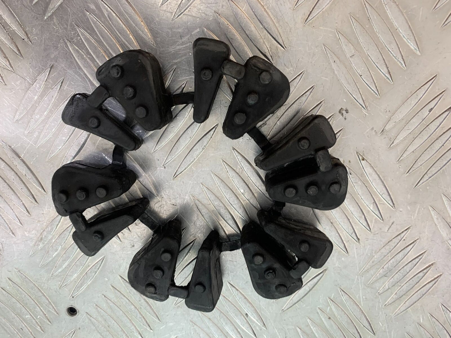 TRIUMPH TIGER 800 XC CUSH DRIVE RUBBERS  YEAR 2011-2014 (CMB1022)