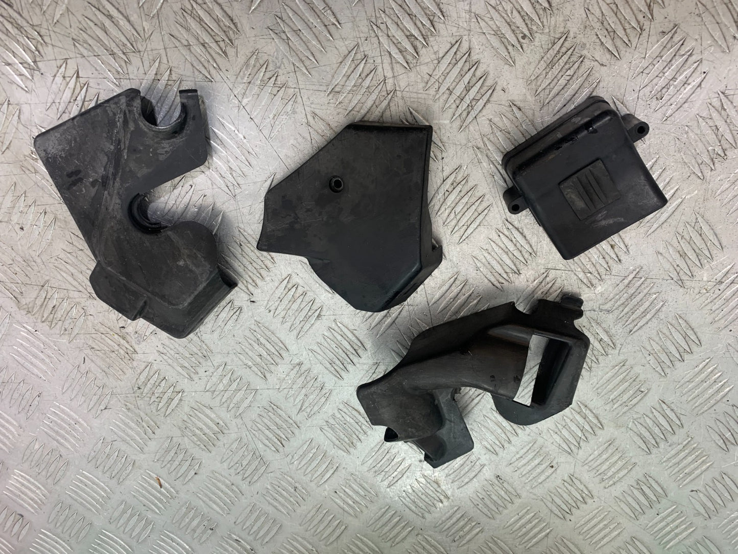 HONDA VT700 VT 700 INFILLS  SHADOW  YEAR 1984-85 (CMB1328)