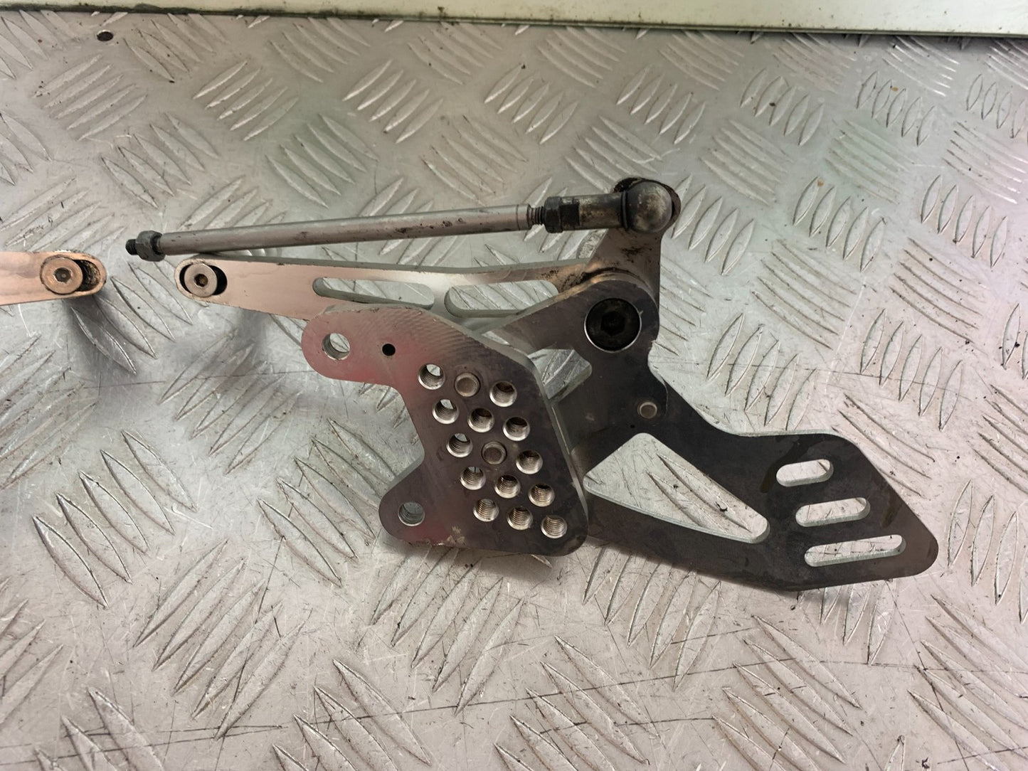 APRILIA RSV4 FACTORY DPM RACE REAR SETS YEAR 2009-2012 (CMB1224)