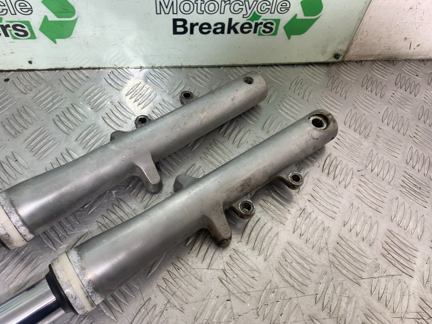 YAMAHA XVS 1300 MIDNIGHT STAR FORKS (BENT SOLD AS PARTS) YEAR 2007-16 (CMB1200)