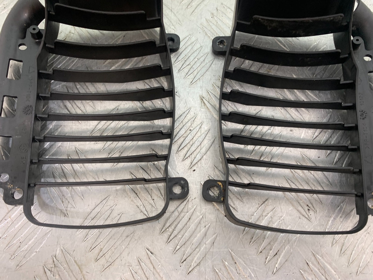 PIAGGIO VESPA GT125 L RADIATOR GRILLS  YEAR 2003 (CMB1300)