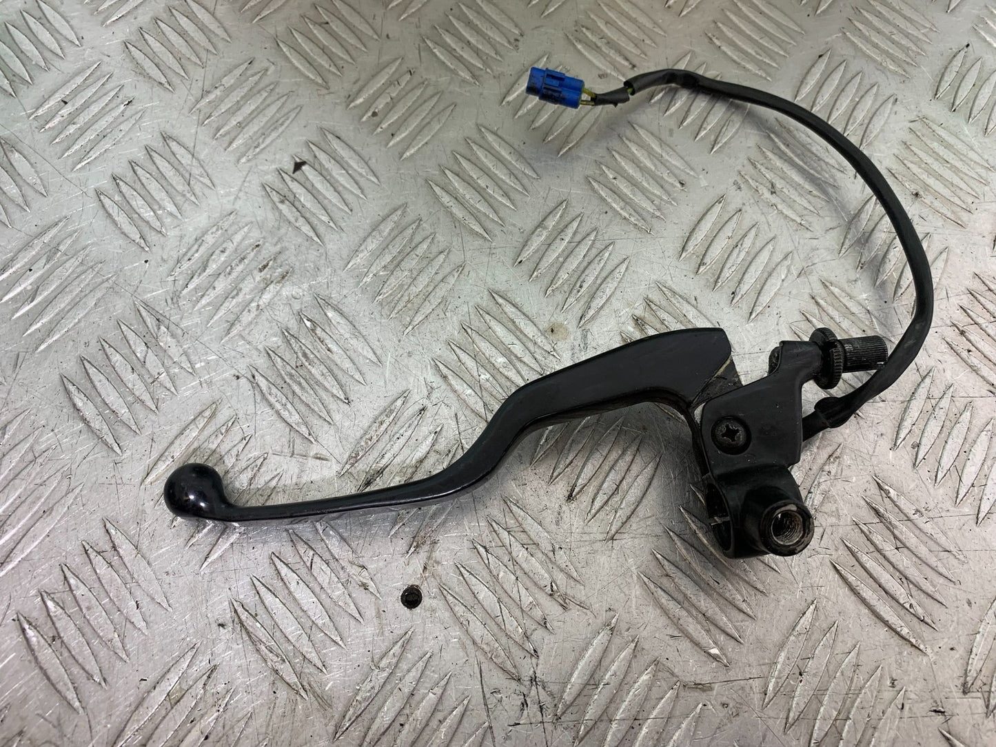 KTM DUKE 125 CLUTCH LEVER AND BRACKET   YEAR 2012-2016 (CMB1317)