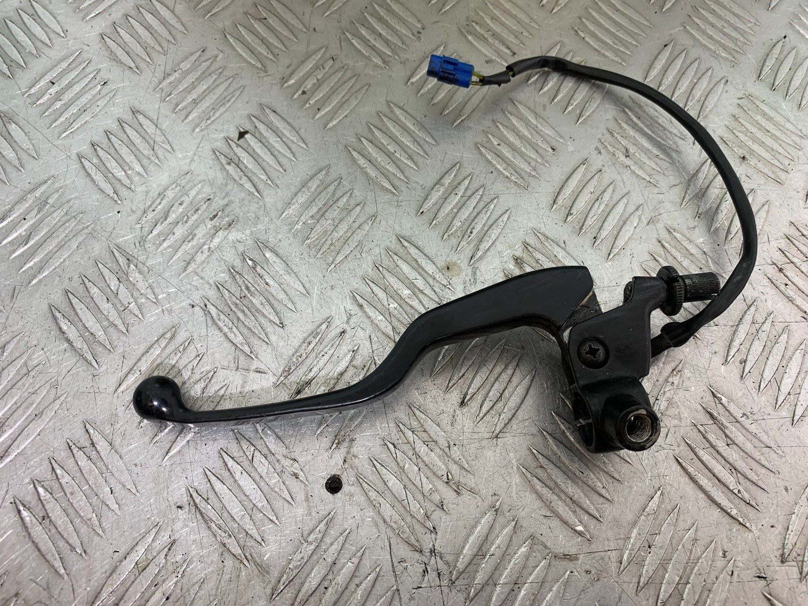 KTM DUKE 125 CLUTCH LEVER AND BRACKET   YEAR 2012-2016 (CMB1317)