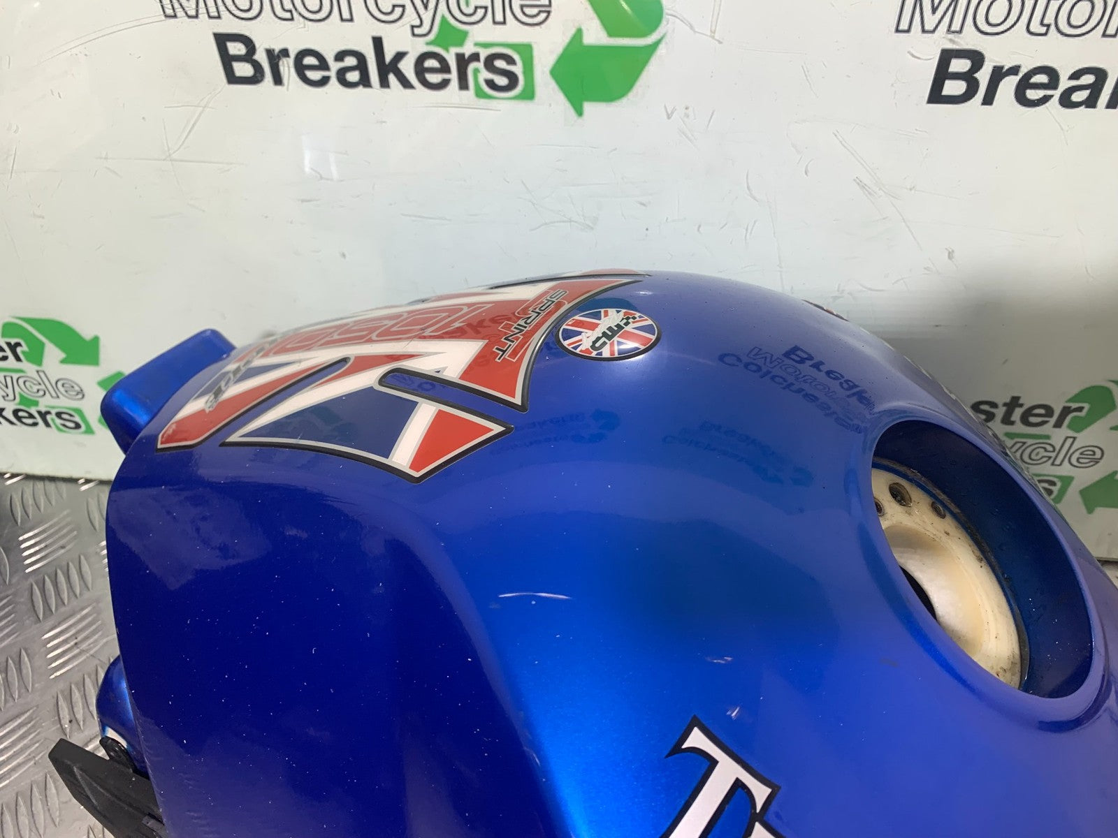 TRIUMPH 1050 SPRINT ST PETROL TANK  2004-2007 (CMB1197)