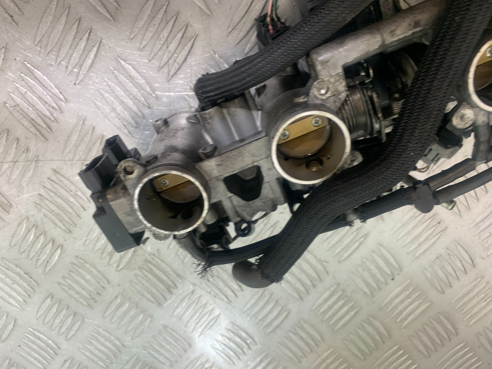 SUZUKI GSF650 GSF 650 THROTTLE BODIES   YEAR 2007-2009  (CMB1161)