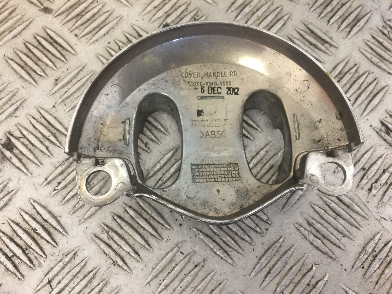 HONDA PCX125 PCX 125 CHROME YOKE COVER YEAR 2013  STOCK 592