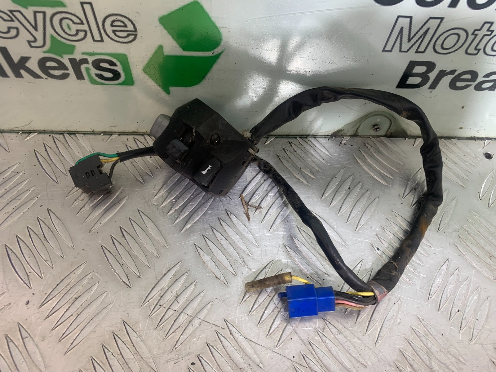 YAMAHA YBR125 YBR 125 LEFT SWITCH GEAR  YEAR 2010-2017 (CMB1163)