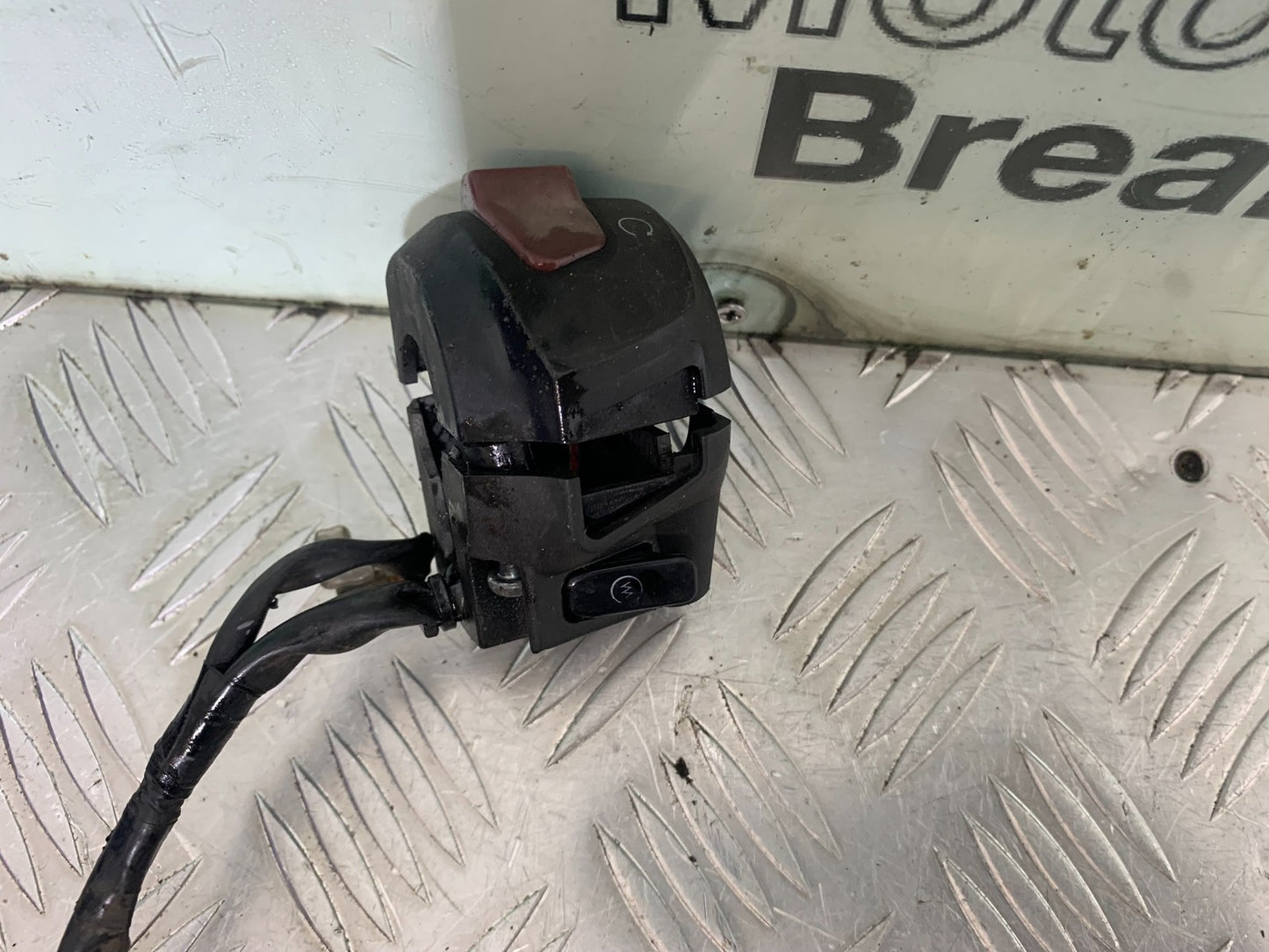 YAMAHA YZF-R125 YZF 125 RIGHT SWITCH GEAR  YEAR 2019-2022 (CMB1263)