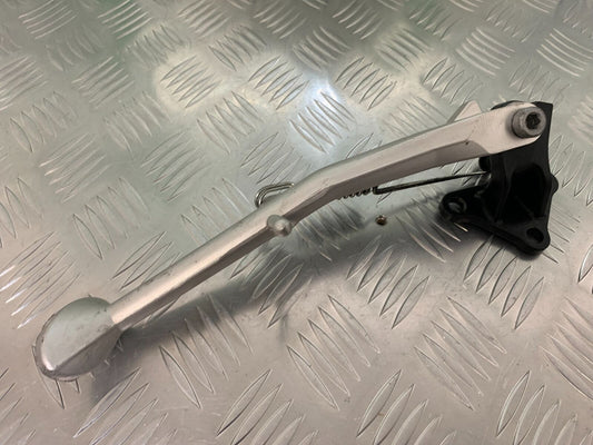 TRIUMPH SPEED TRIPLE R 1050 SIDE STAND AND BRACKET   YEAR 2014 (STOCK 934)