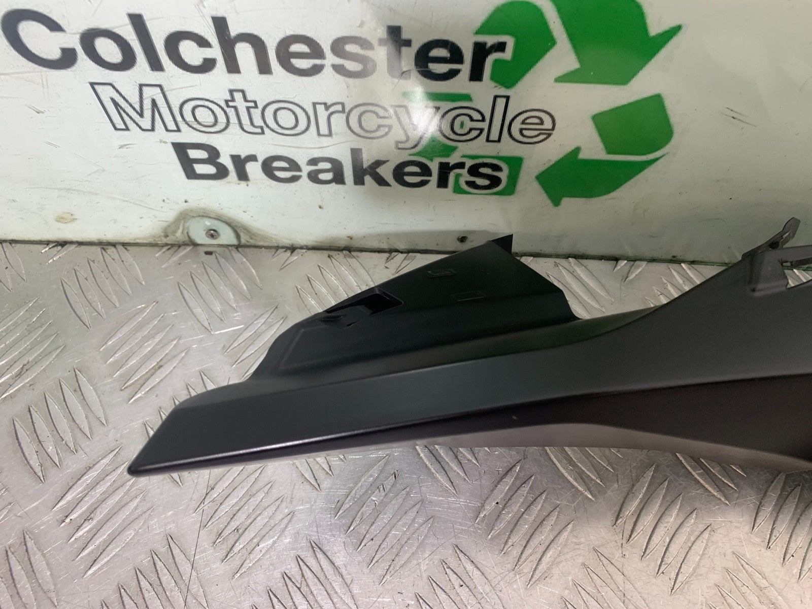 KTM 1290 SUPER DUKE R RIGHT TOP INFILL PANEL  YEAR 2020-2024 (CMB1272)