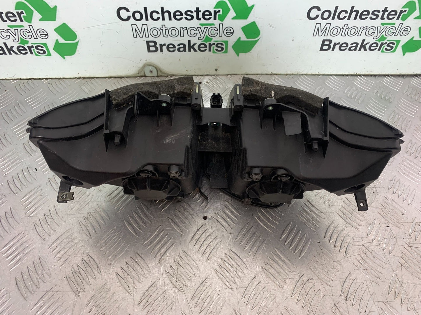 HONDA CBR1000 rr FIREBLADE HEADLIGHT (GENUINE PART)   2012-2016 (CMB1280)