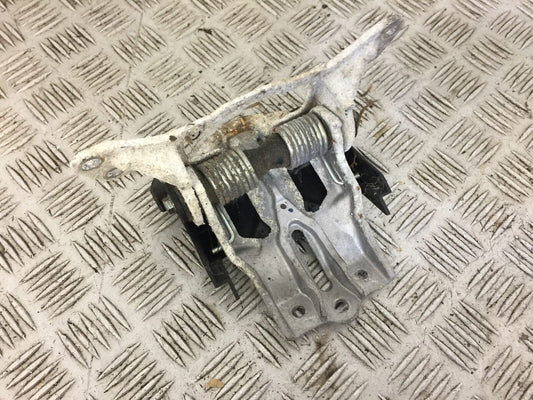 YAMAHA NMAX125 NMAX 125 SEAT BRACKET  YEAR 2017 (STOCK 598)