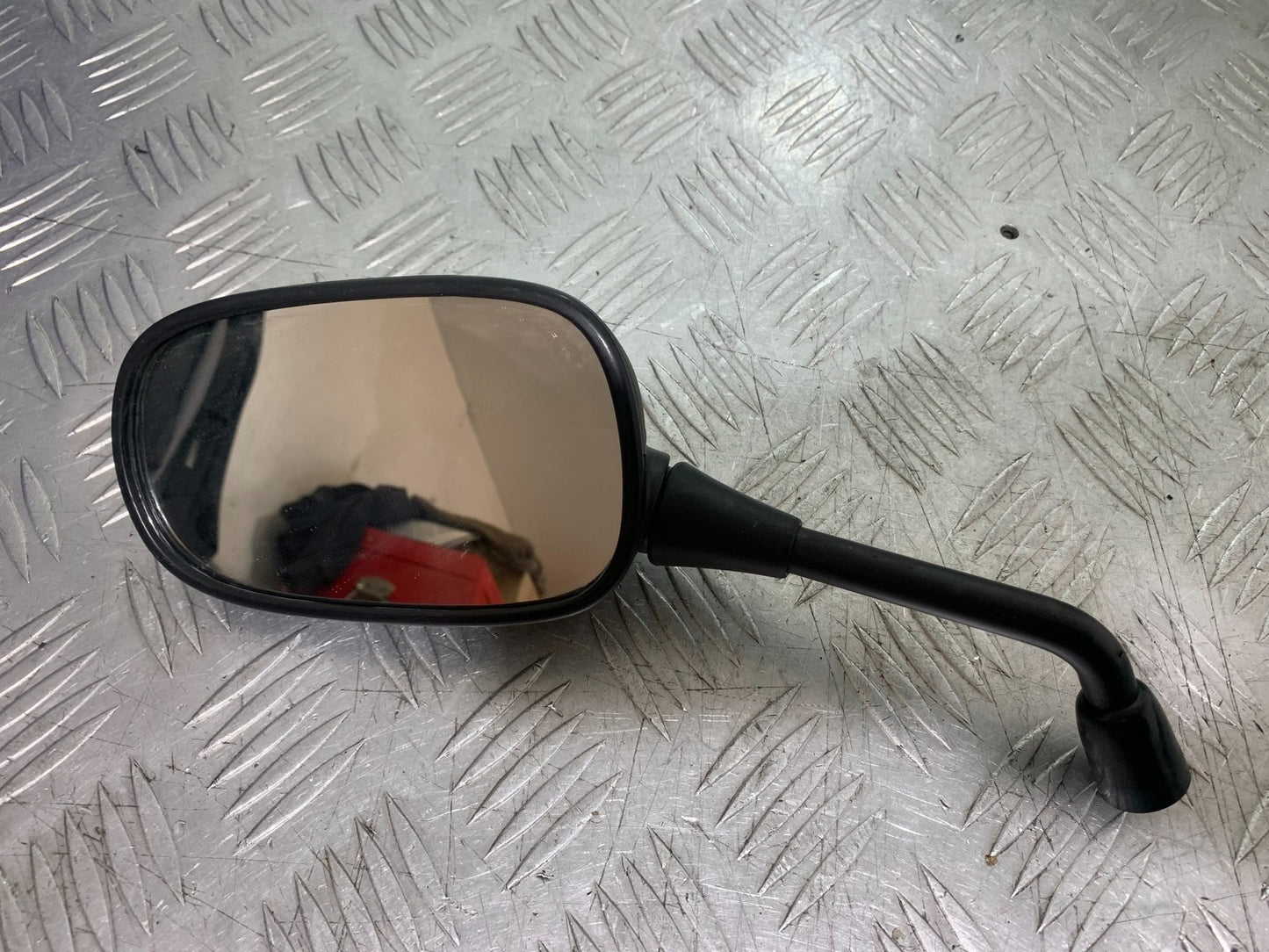 TRIUMPH 1050 SPEED TRIPLE LEFT MIRROR   YEAR 2005-2007 (CMB1322)