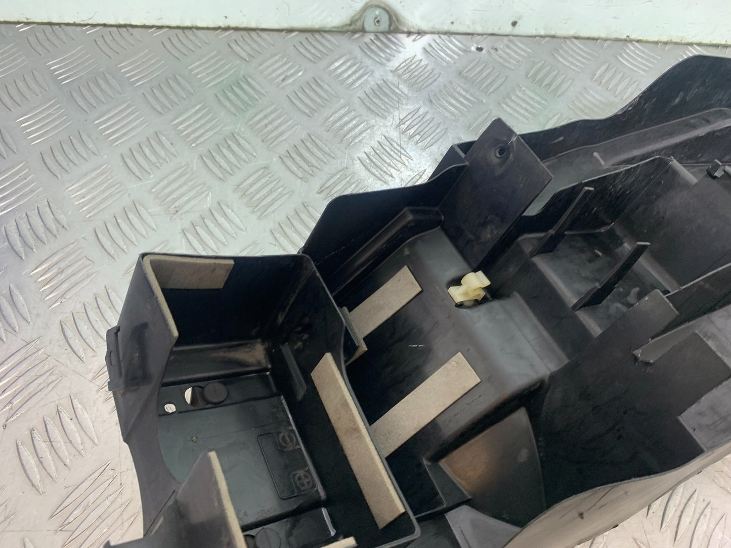 SUZUKI GSXR600 GSXR 600 K1 K2 K3 UNDERTRAY  1999-03 (CMB1284)