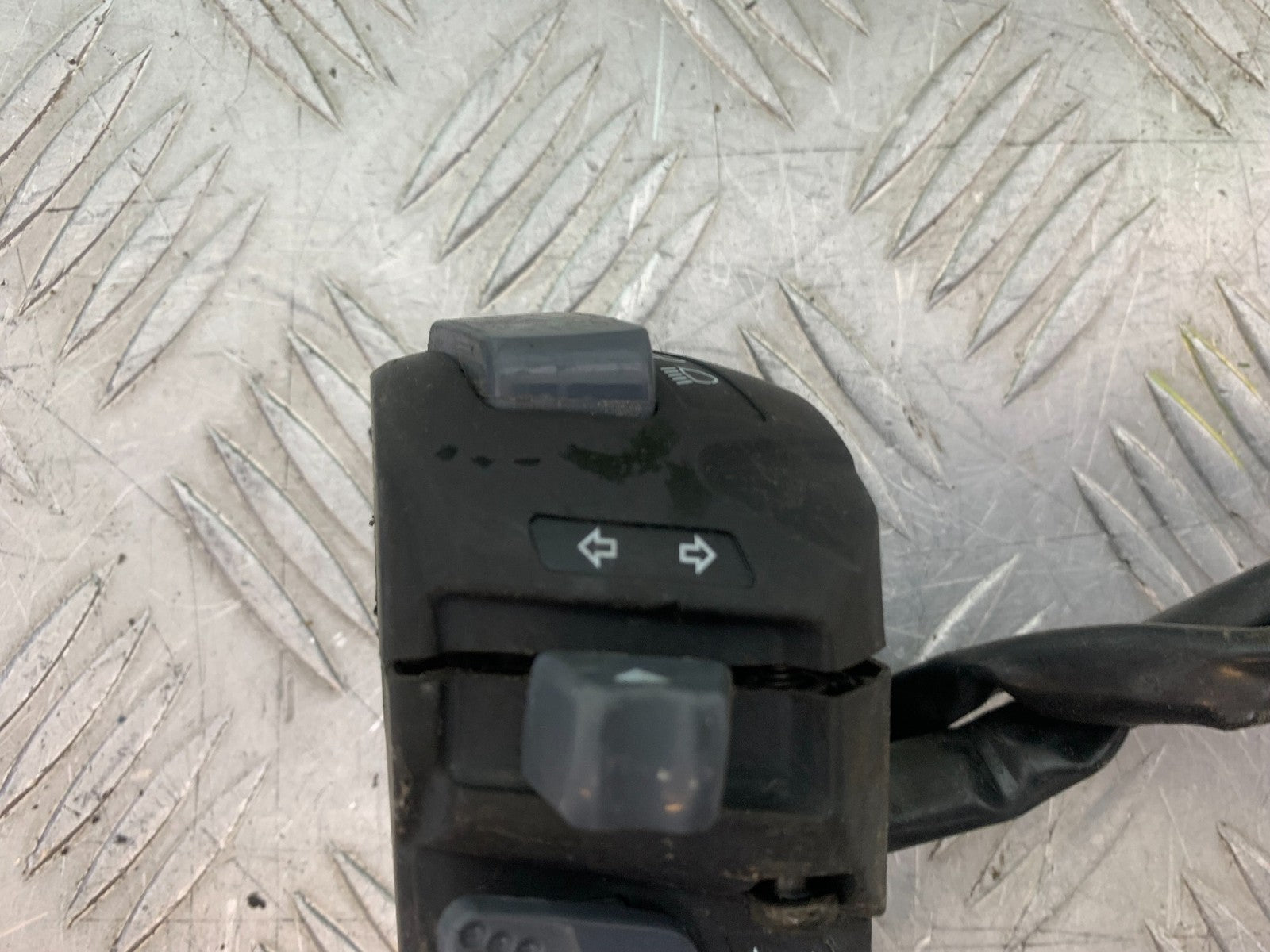 BSA 650 GOLD STAR LEFT SWITCH GEAR  YEAR 2022-2025 (CMB1262)