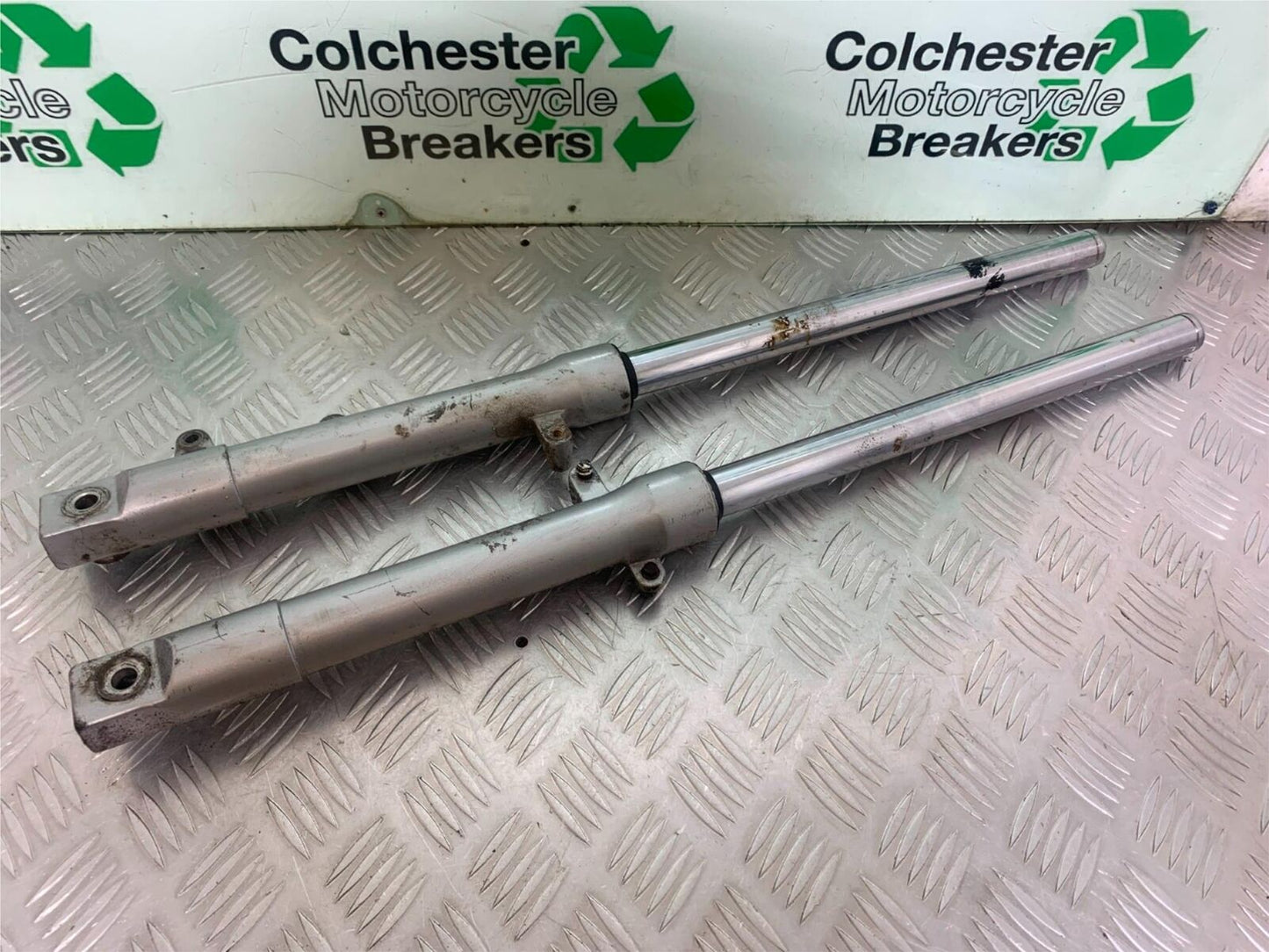 HONDA CBR125 CBR 125 FORKS  YEAR 2004-06  (CMB1040)