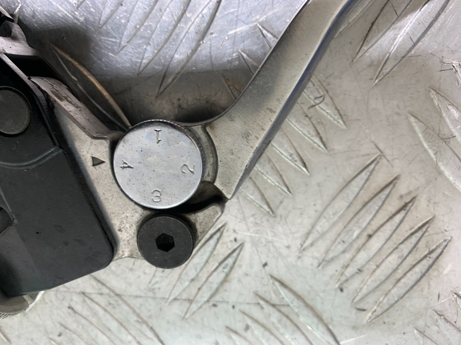 TRIUMPH SPEED TRIPLE R 1050 CLUTCH LEVER AND BRACKET   2009 (CMB1183)