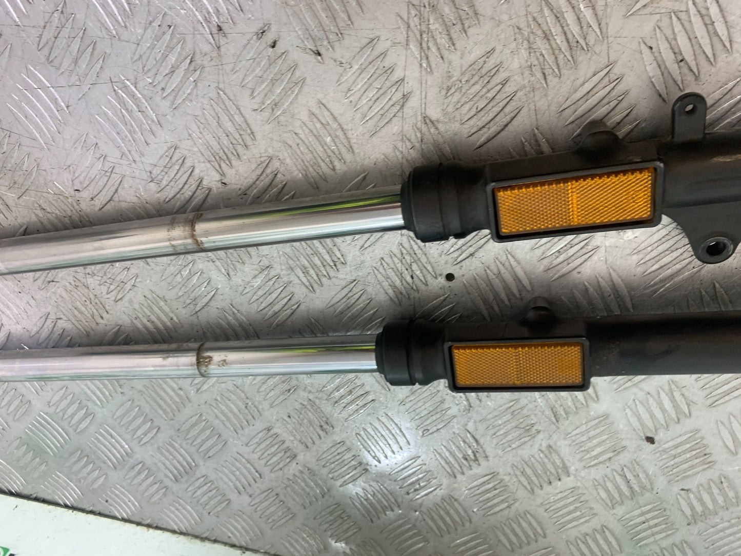 YAMAHA YS125 YS 125 FORKS YEAR 2017-2021 (CMB1321)