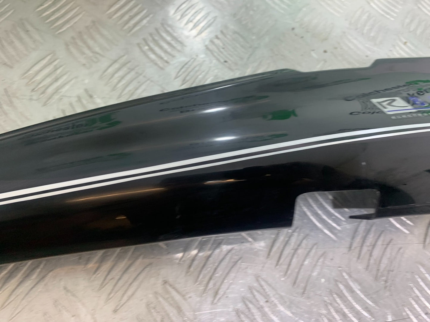 BMW R850 R R850R RIGHT SEAT PANEL  YEAR 1994-2002 (CMB1170)