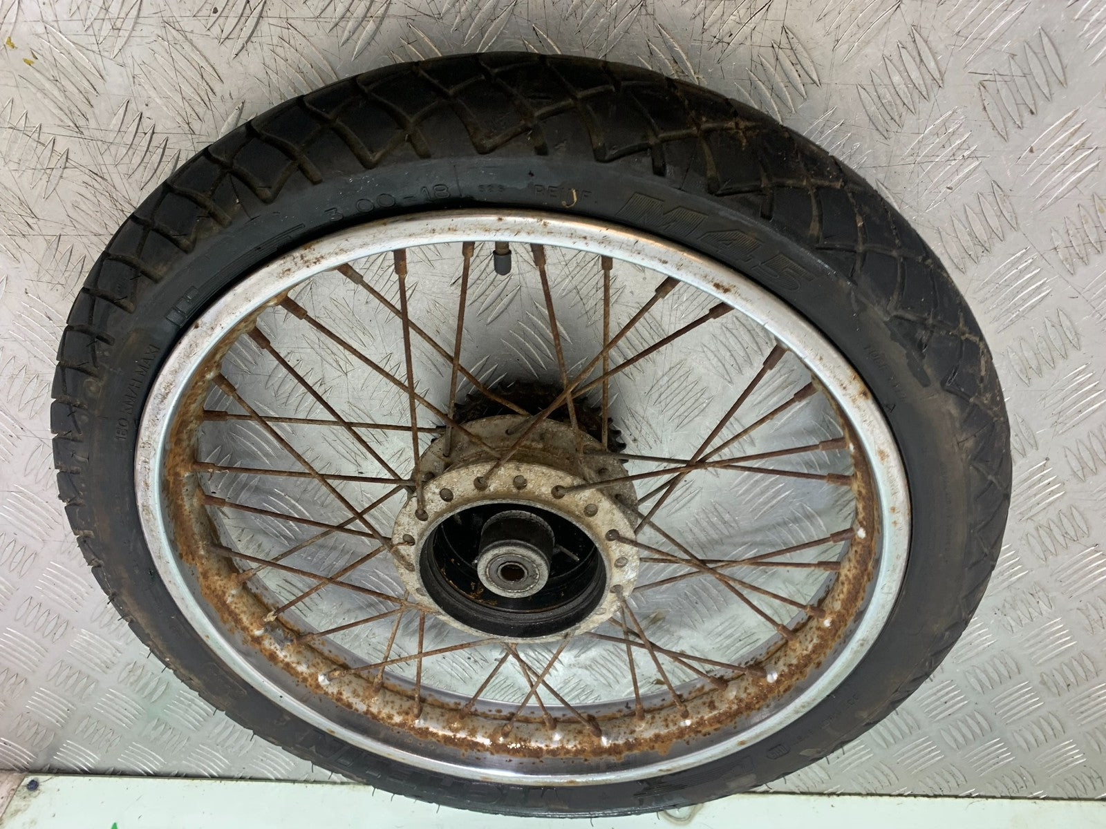 HONDA CG125 CG 125 REAR WHEEL YEAR 1998-2000 (CMB1282)