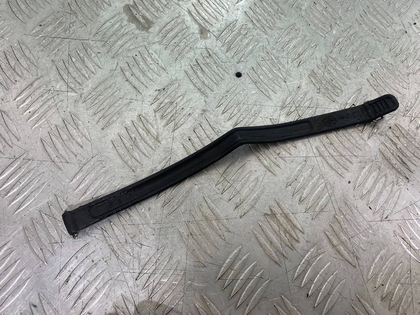 BMW R850 R R850R BATTERY STRAP  YEAR 1994-2002 (CMB1170)