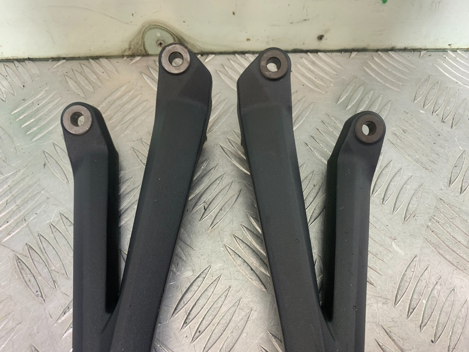 TRIUMPH 675 STREET TRIPLE REAR HANGERS AND PEGS  2013-2016 (CMB1186)