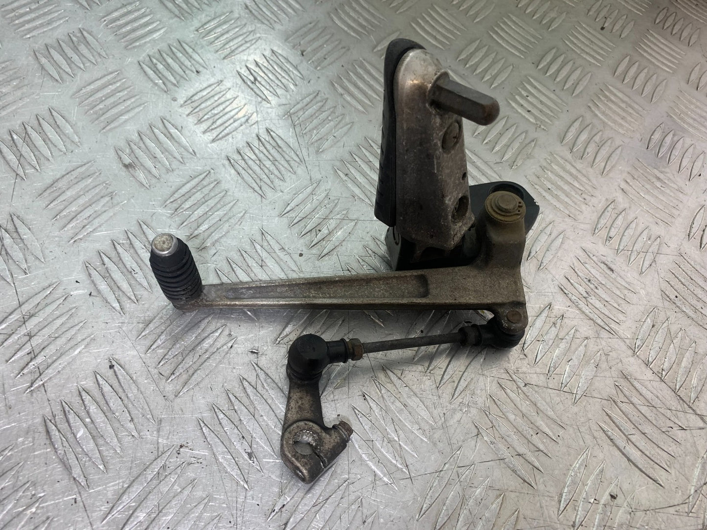 SUZUKI DL1000 V-STROM LEFT HANGER PEG GEAR LEVER   YEAR 2014-2019 (CMB1325)